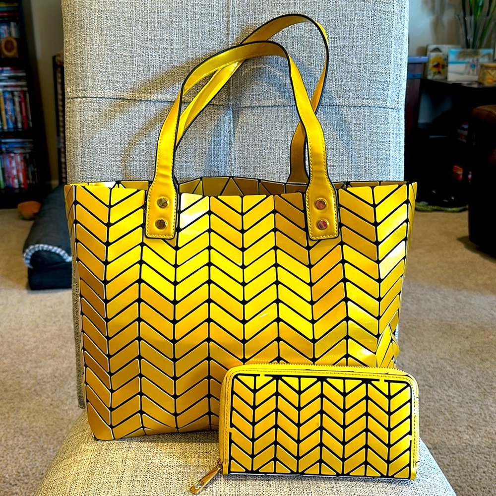 Collapsable Tote and Matching Wallet